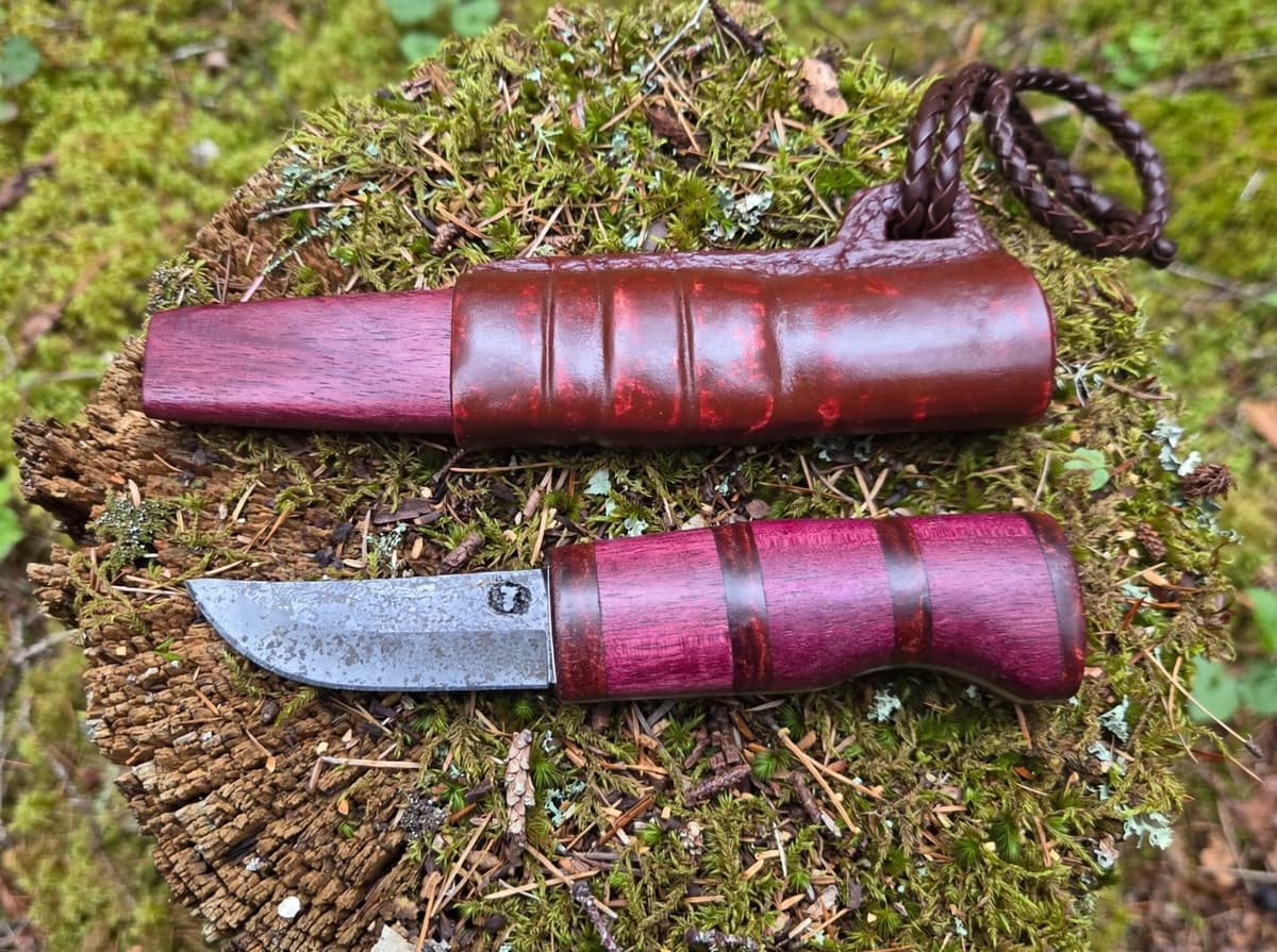 Handgjord bushcraft-kniv purpleheart/amaranth med slida