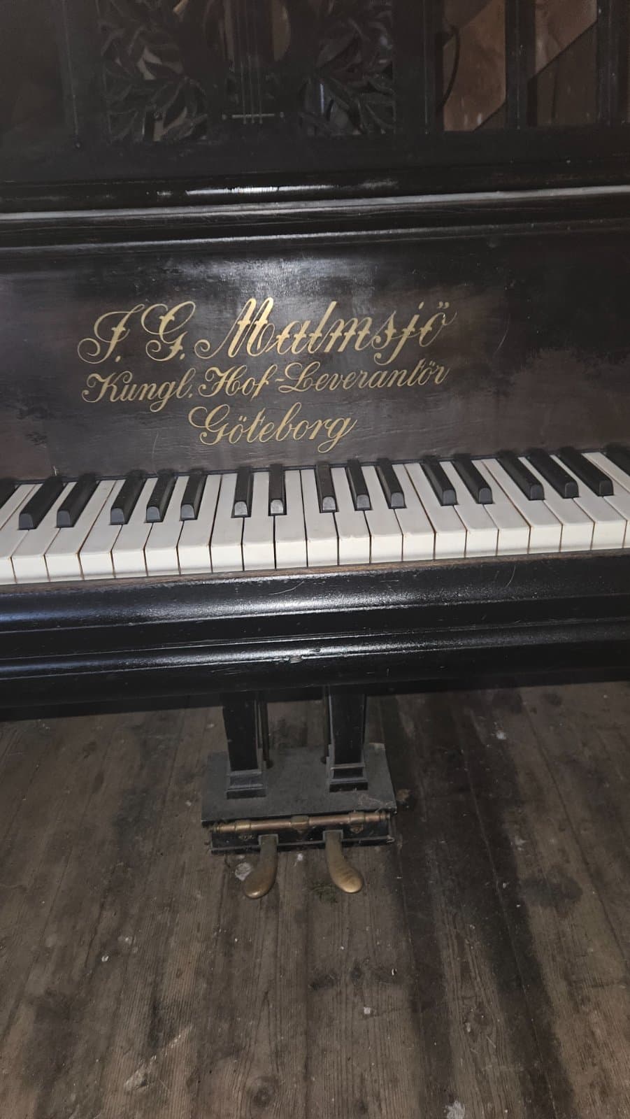 J.G. Malmsjö piano Kungl. Hof-Leverantör Göteborg antikt