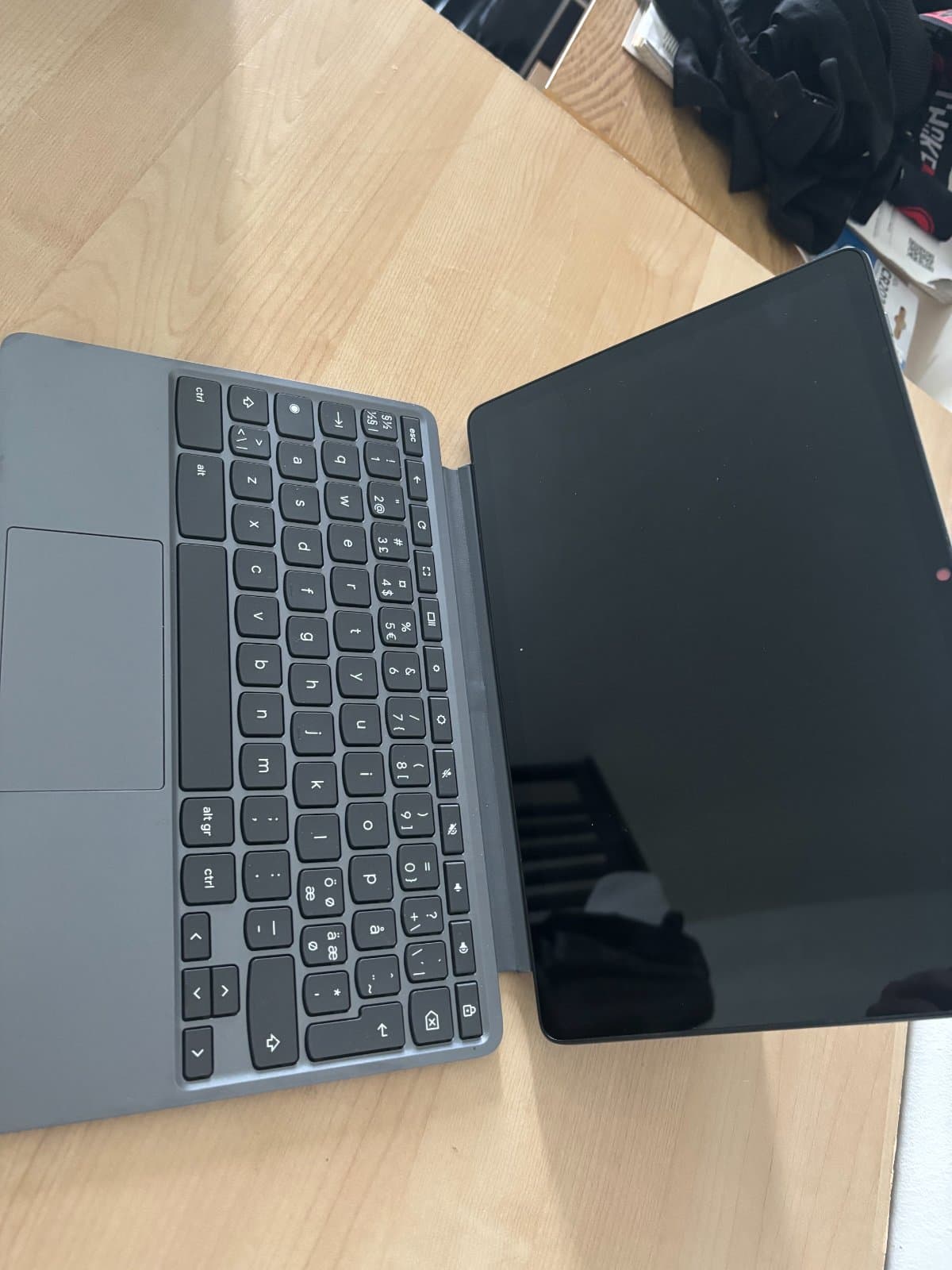 Lenovo Chromebook Duet 11M889 2026